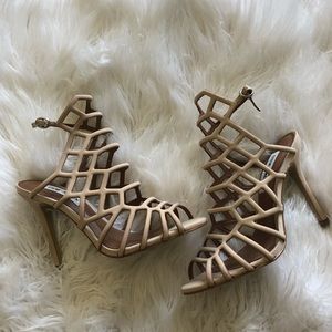 📌MUST GO📌 Steve Madden Slithur Heels